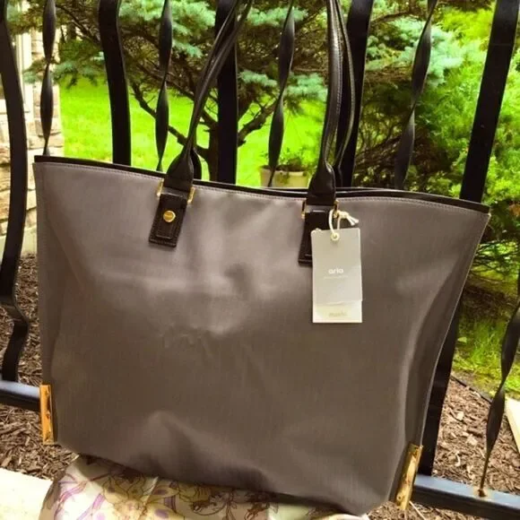 MOSHI ARIA SLIM LIGHTWEIGHT TOTE NWT